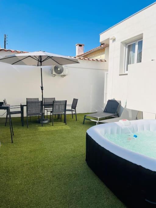 Maison 4 Personnes Avec Jacuzzi Marignane Extérieur photo